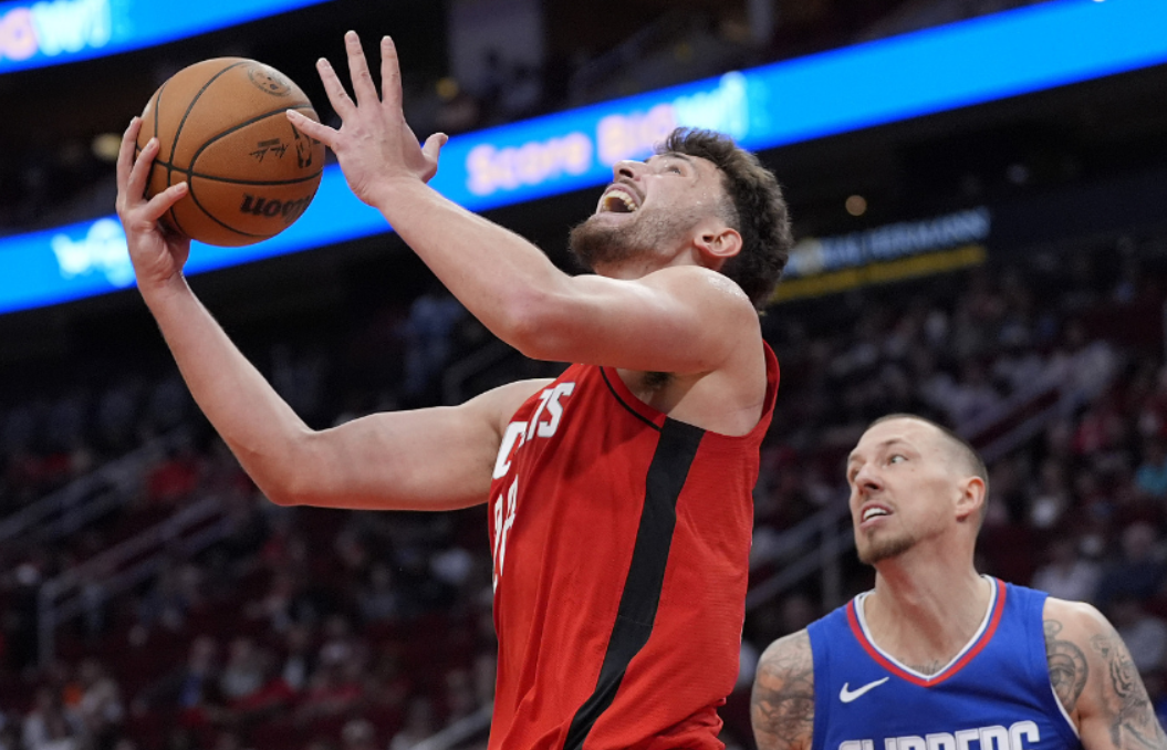 快船逆转中国男篮，卡鲁索三分雨点燃全场的简单介绍