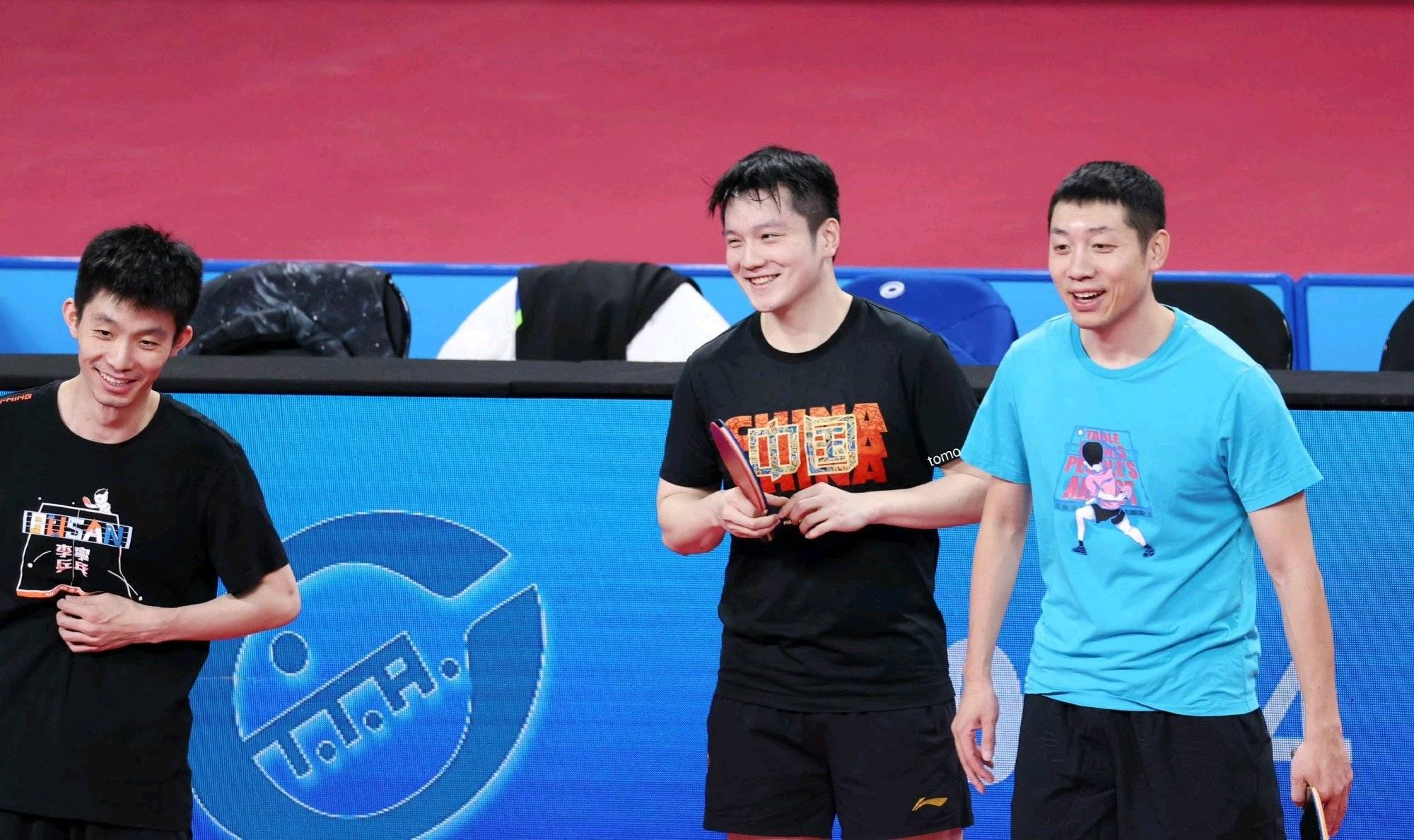 比利时乒乓球队强势日本乒乓球队，许昕完成帽子戏法