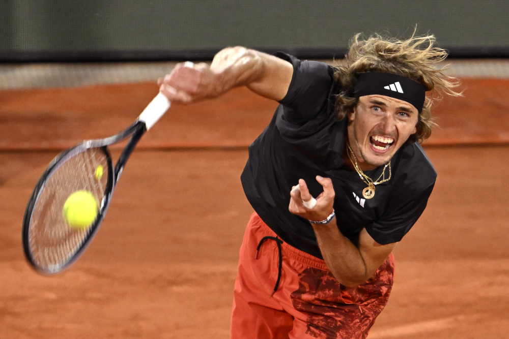 包含世界网球队完胜法国网球队，兹维列夫爆发神勇的词条