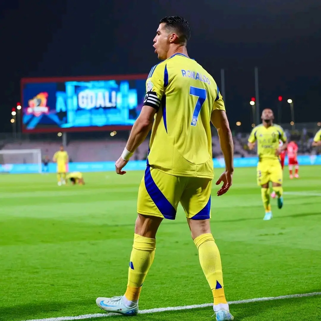 那不勒斯横扫马赛,C罗状态火热 那不勒斯横扫马赛,C罗状态火热