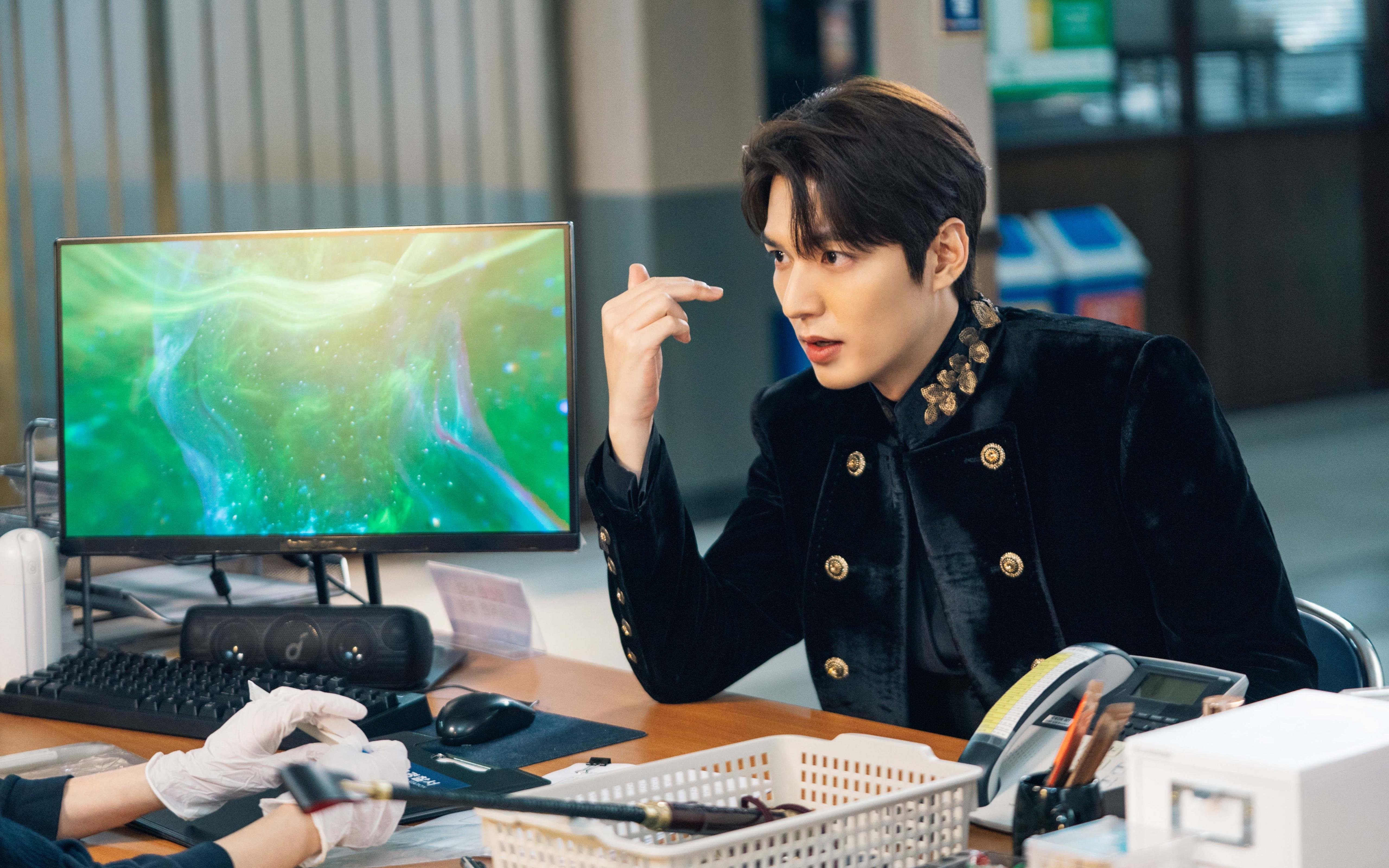 改写王朝剧本!德罗赞末节17分弑杀勇士,雄鹿爆冷加冕