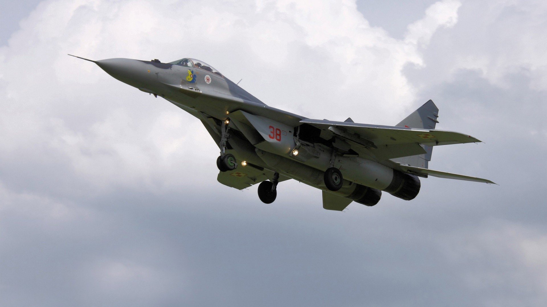 双生之夜,极限在赛道与球场同时封神