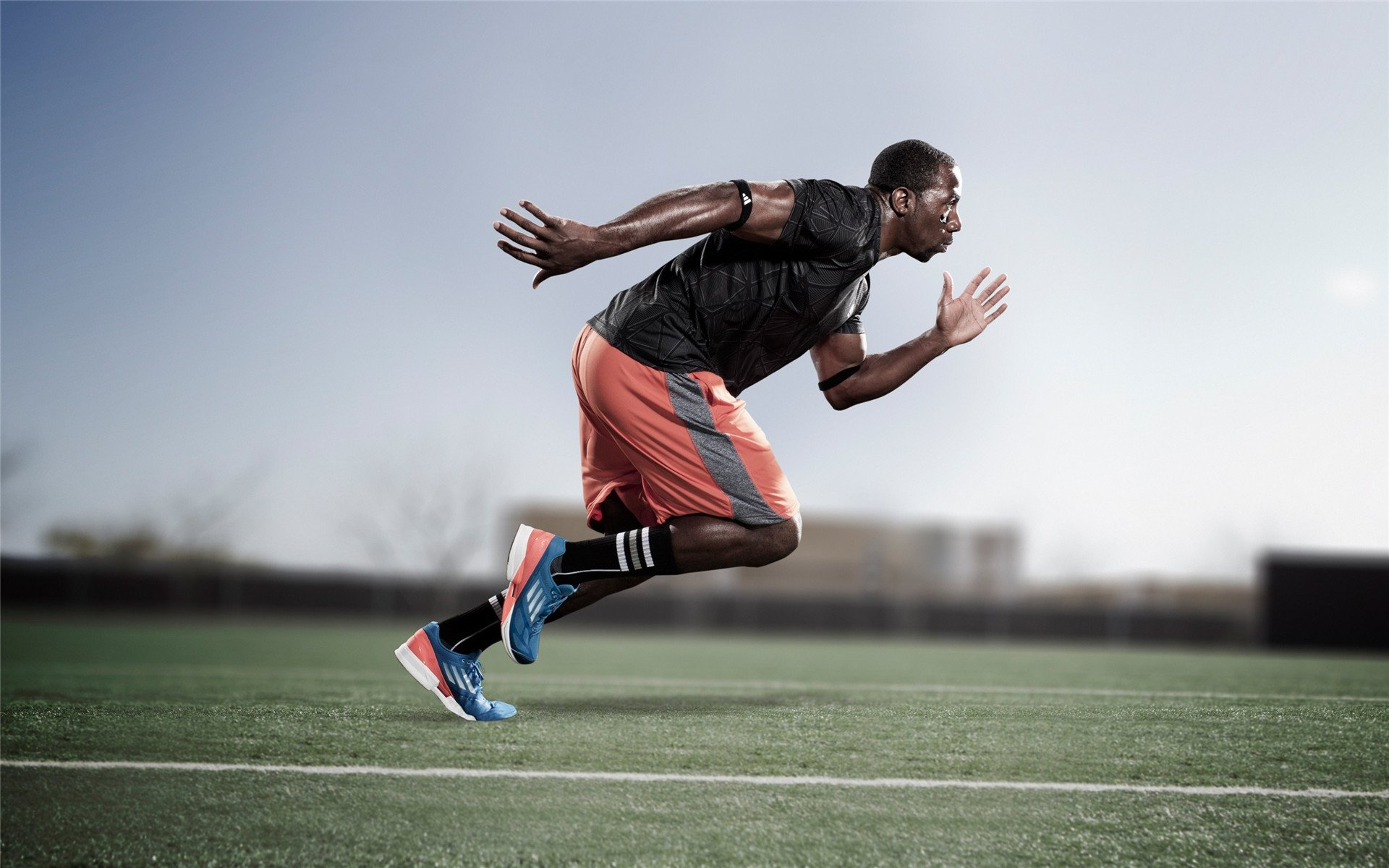 迪亚斯化身破局消防员！巴黎险胜爱尔兰大巴阵，统治级数据揭秘