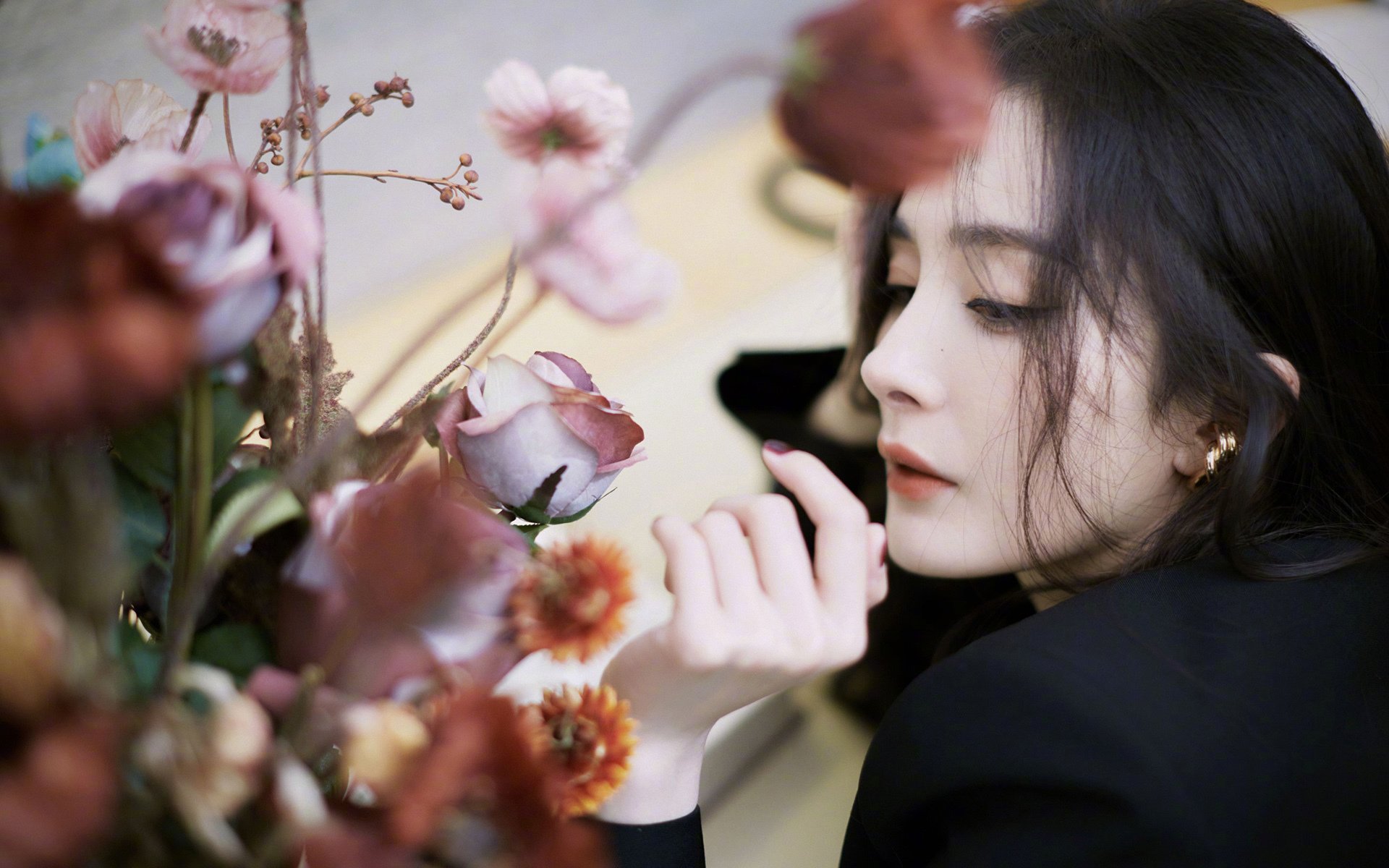 孤峰对决，2026世界杯B组生死战，厄瓜多尔高原碾压力压非洲雄狮，姆巴佩独舞定乾坤